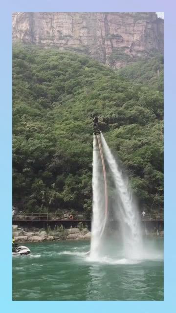 日军把带路的农民当作脚踏石,强行按在水里,稍有反抗性命不保